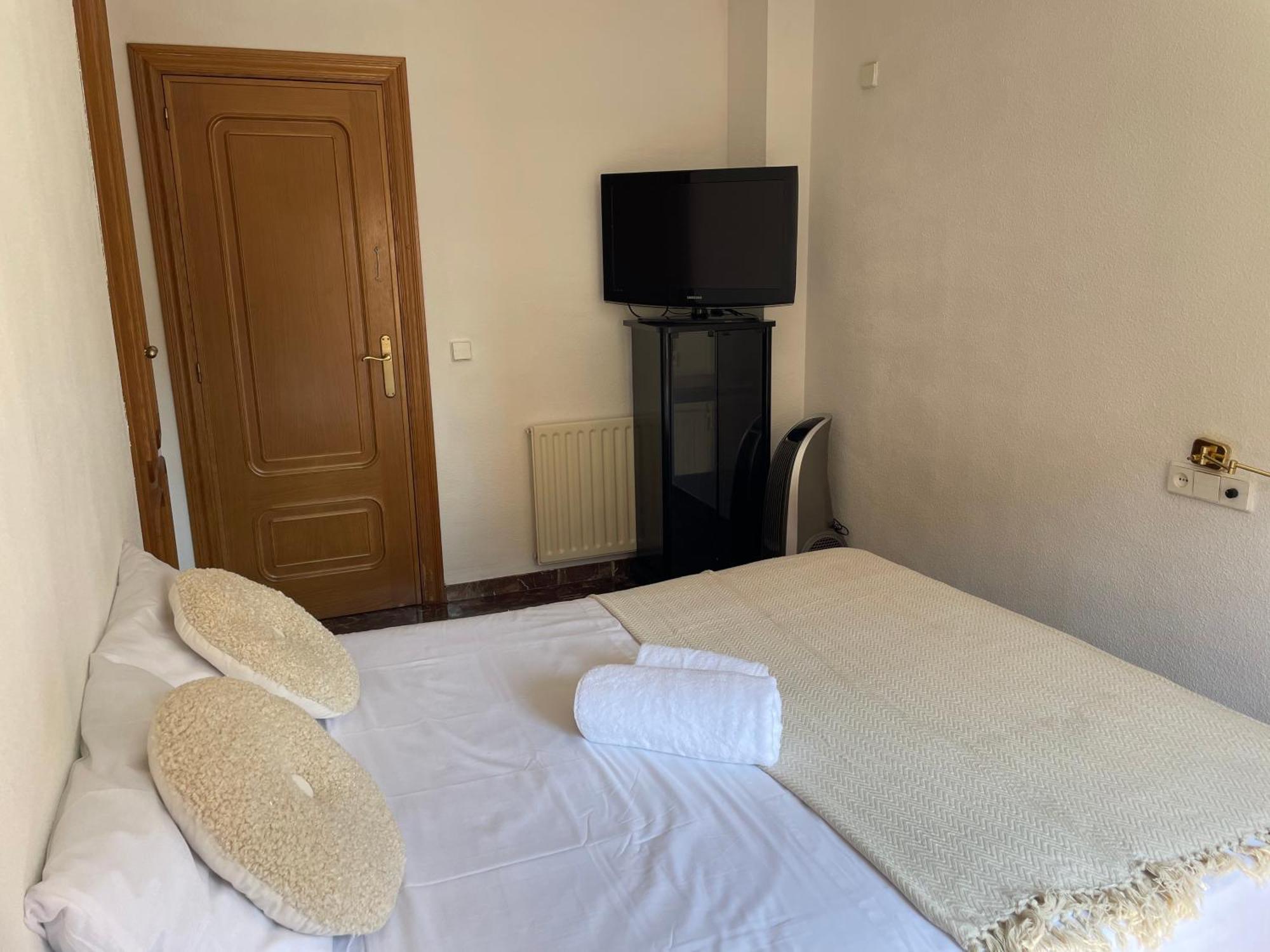 Appartamento Habitacion Cerca Del Centro De Valenza Esterno foto